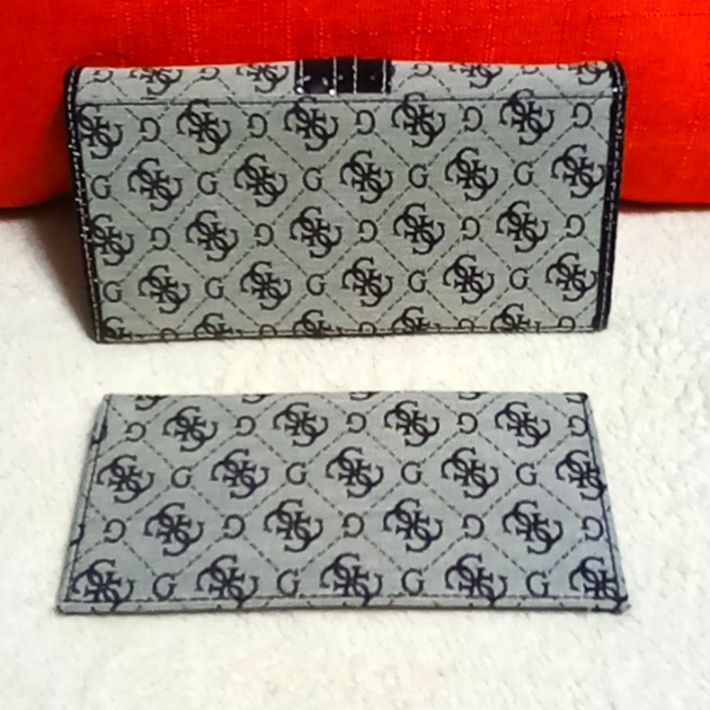 Guess wallet. Includes matching billfold. Grey and black. - Picture 2 of 5
